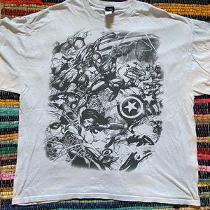 Size XXL Marvel Avengers Tee